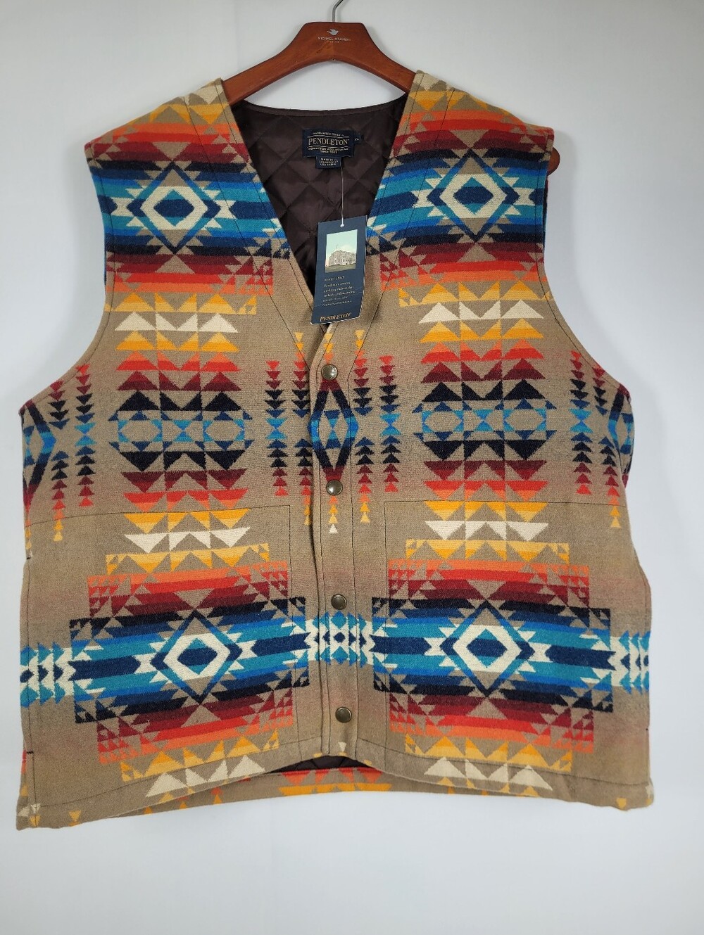 NEW Pendleton Men's Alpine Wool Vest "Tan Pilot Rock" jacquard pattern Size XL